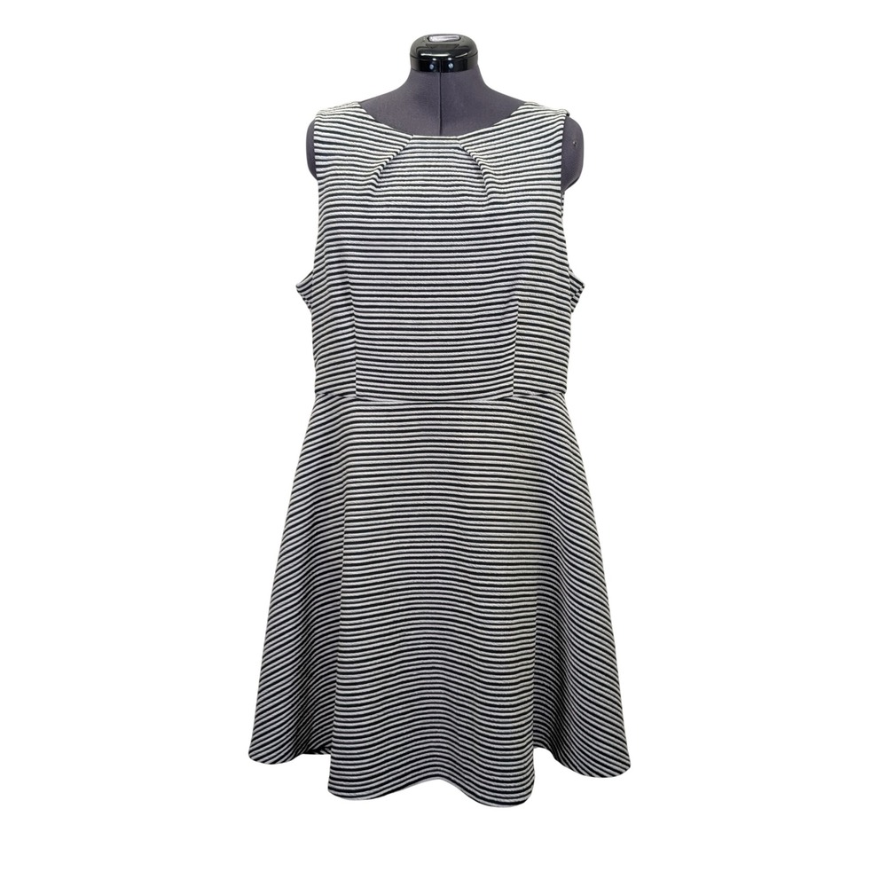 ELLE Womens XL Black White Striped Fit Flare Sleeveless Dress NO BELT